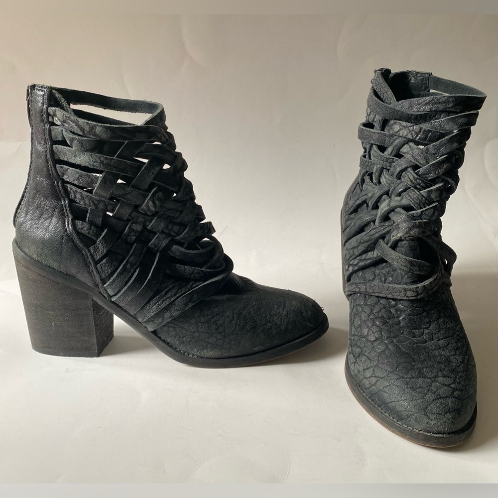 Free People Carrera Stacked Heel Black Boots Braided Size 38 Distressed Bohemian - Picture 3 of 13